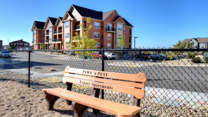 https://www.mckenzie-apartments.com/wp-content/uploads/2017/11/Legacy_DSC_0277_8_9-800x450.jpg